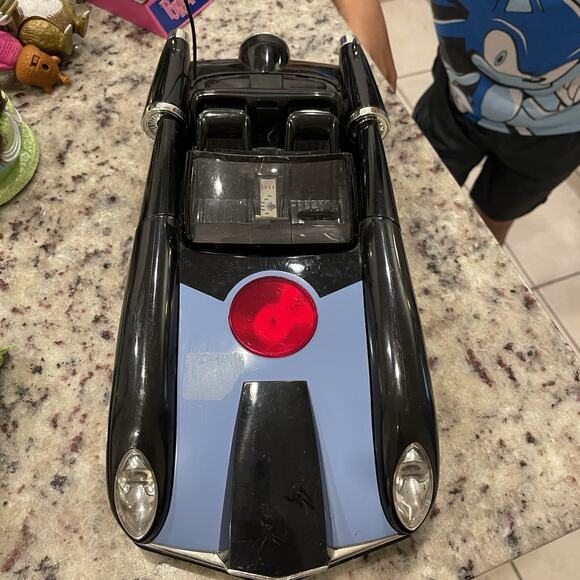 Jakks Disney Pixar INCREDIBLES 2 INCREDIBILE Car No Remote 15” Long - Picture 1 of 6